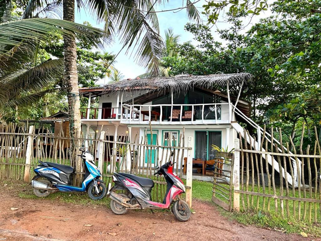 Beach House Kalukatiya - Family Villa, Seaview Room, Garden Room Dikwella Exterior foto