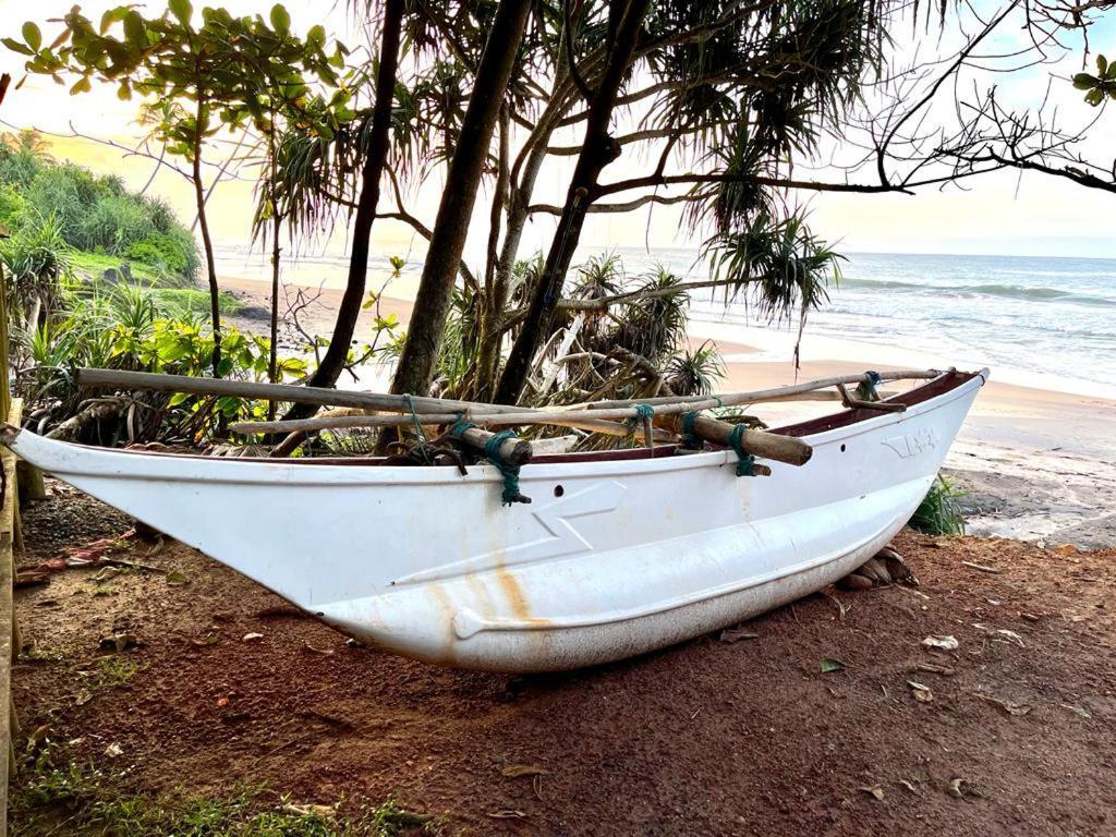 Beach House Kalukatiya - Family Villa, Seaview Room, Garden Room Dikwella Exterior foto