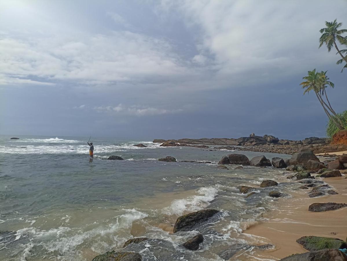 Beach House Kalukatiya - Family Villa, Seaview Room, Garden Room Dikwella Exterior foto