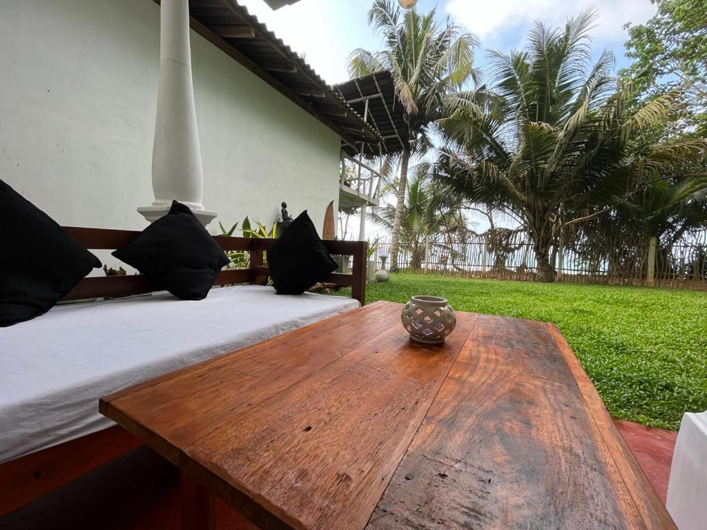 Beach House Kalukatiya - Family Villa, Seaview Room, Garden Room Dikwella Exterior foto