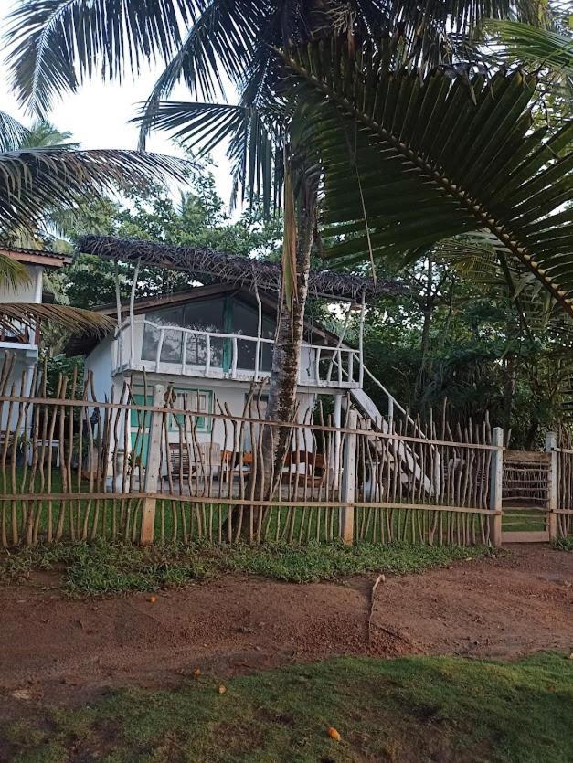 Beach House Kalukatiya - Family Villa, Seaview Room, Garden Room Dikwella Exterior foto