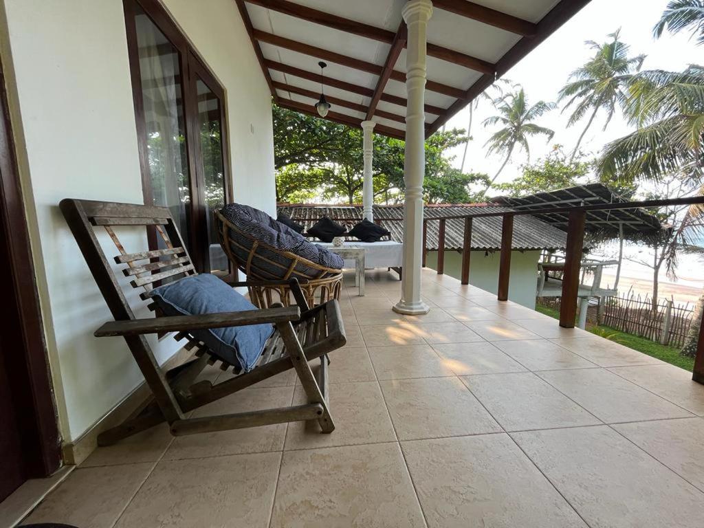 Beach House Kalukatiya - Family Villa, Seaview Room, Garden Room Dikwella Exterior foto